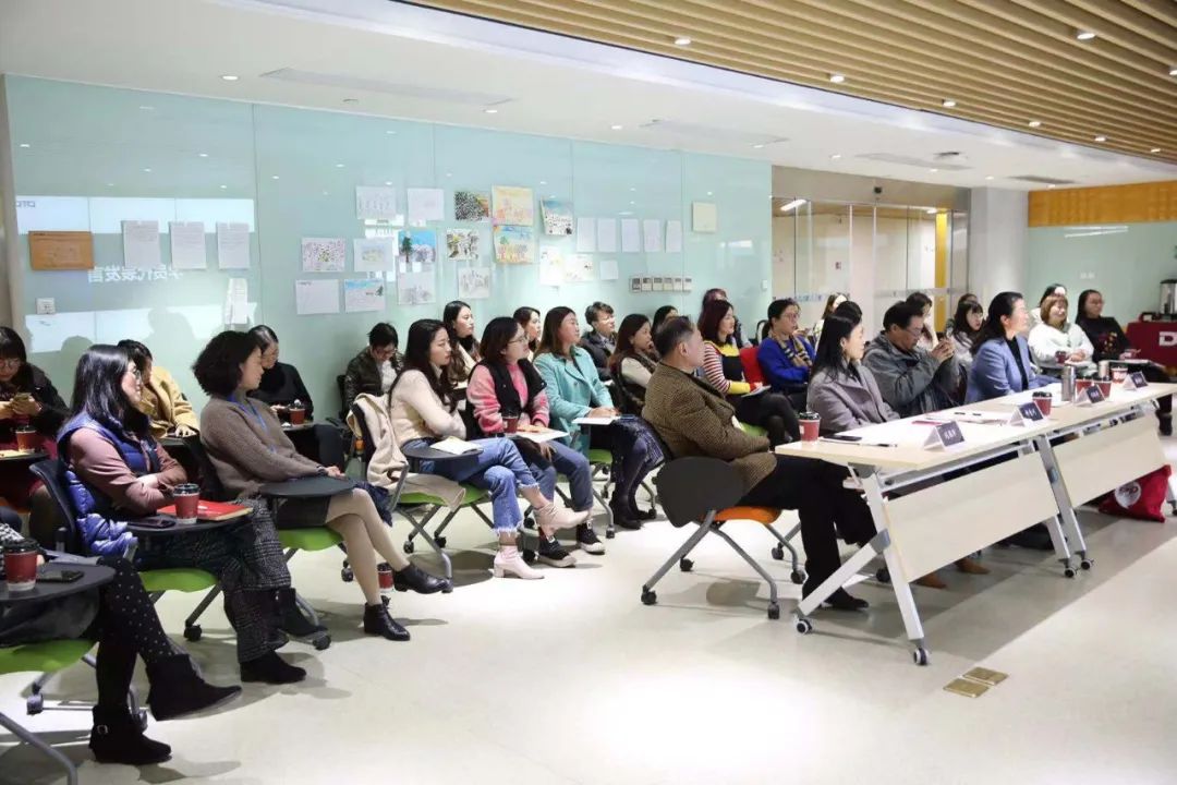 名师领路,为德英乐学科教师插上翅膀 名师领路,为德英乐学科教师插上翅膀